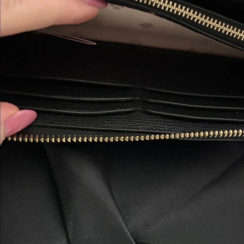 Kate Spade Black Zip-Around Wallet EUC - Picture 11 of 12
